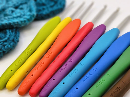 Clover Amour Crochet Hooks Review