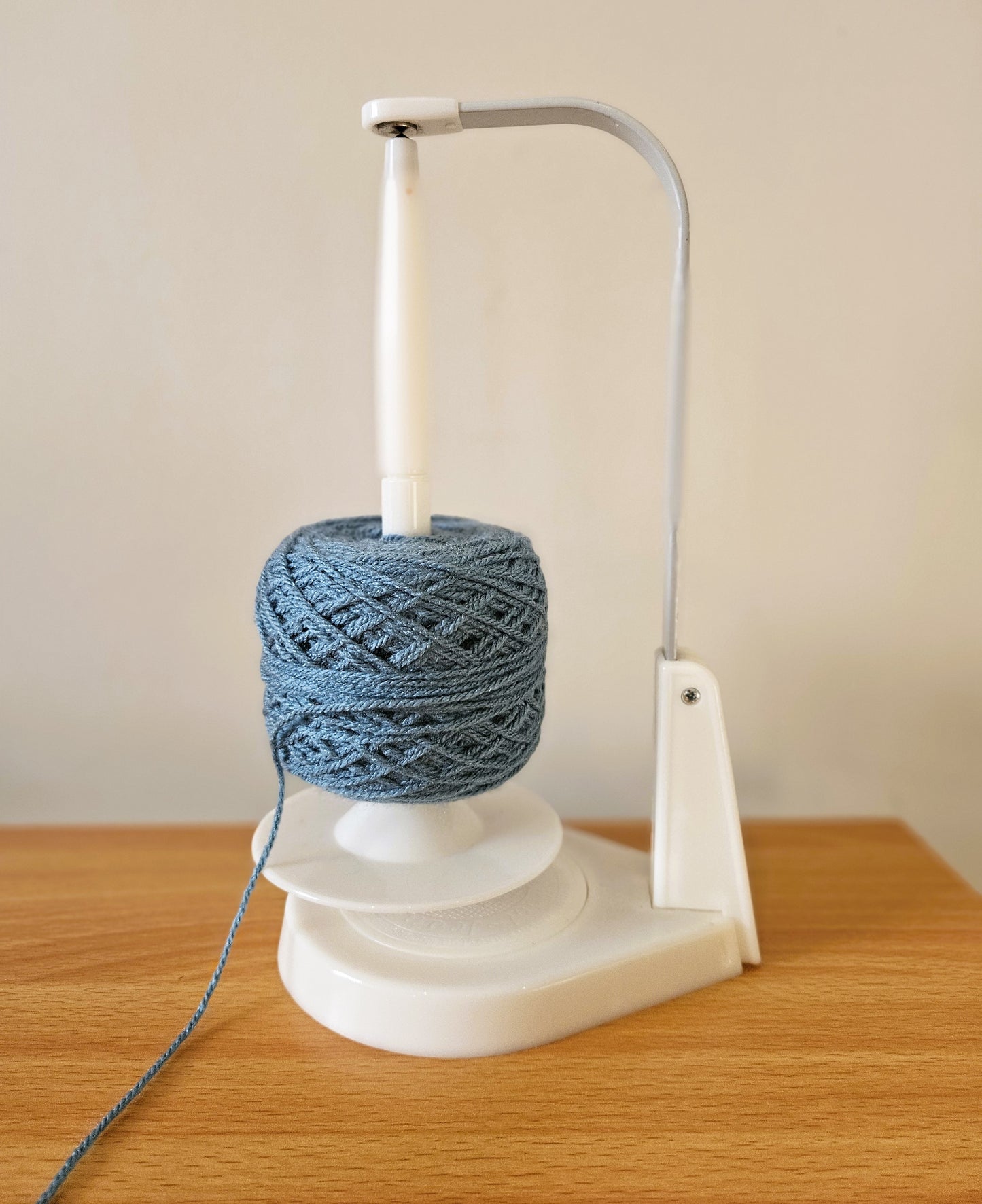 Wool Jeanie: Magnetic Spinning Yarn Holder