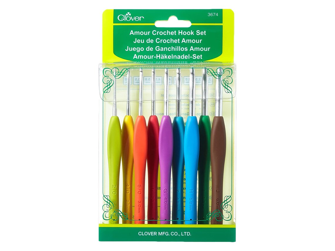 Clover Amour Crochet Hooks: Sizes 2mm-6mm