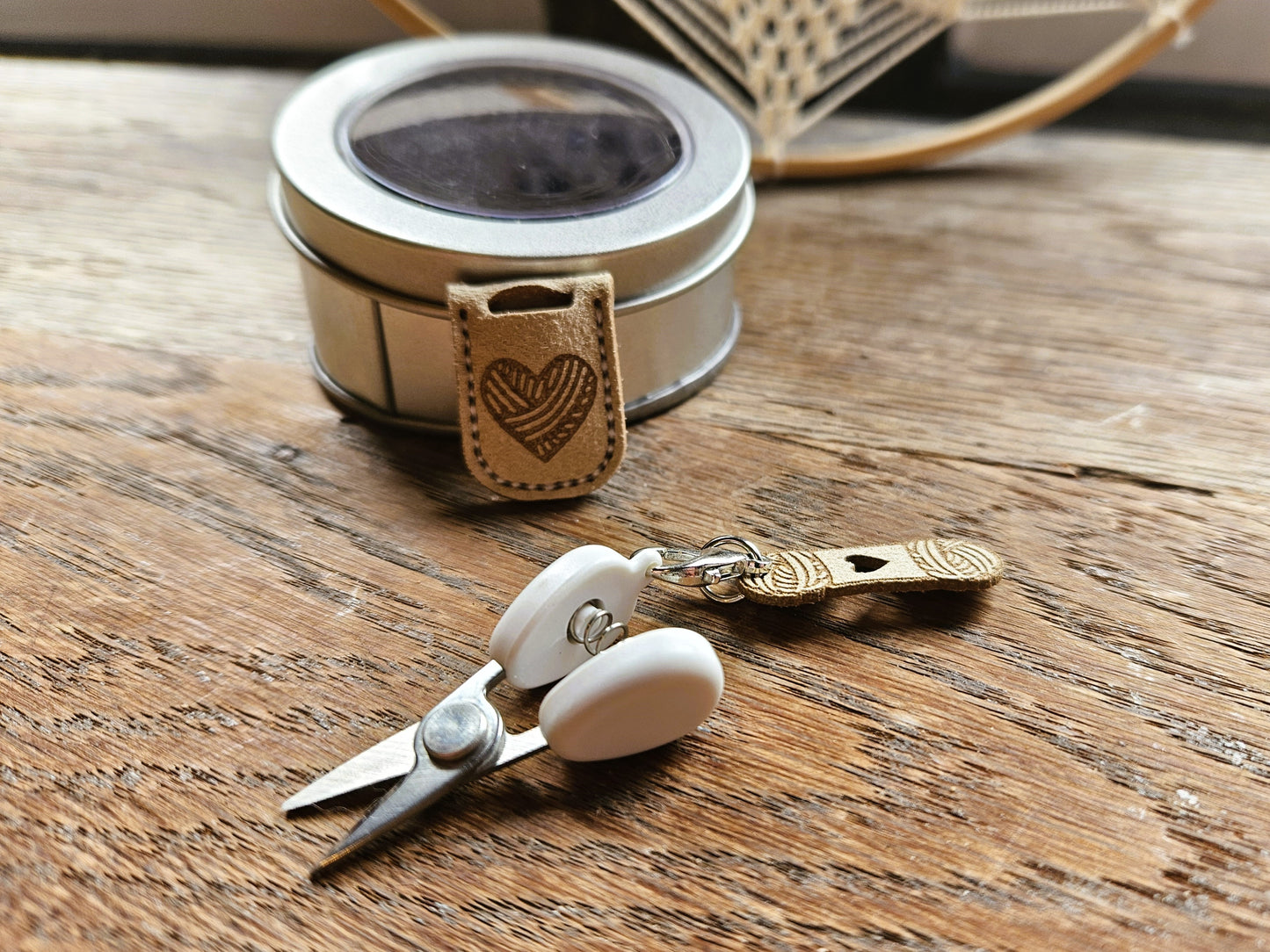 Yarn Snippers With Storage Tin