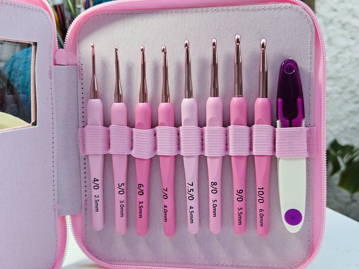 Pink Ergonomic Crochet Hook Set with Storage Case