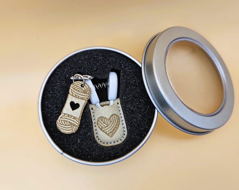 Yarn Snippers With Storage Tin