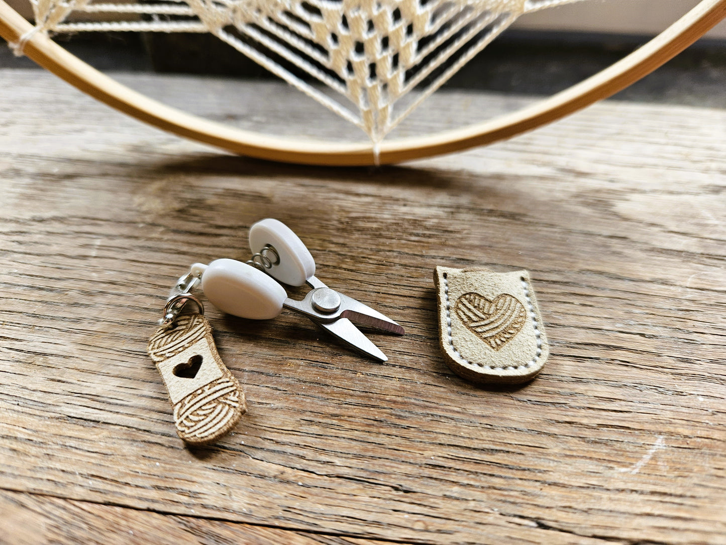 Yarn Snippers With Storage Tin