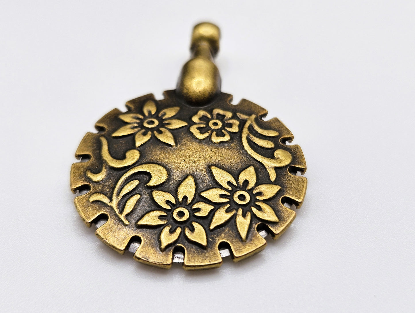 Yarn Snippers Pendant