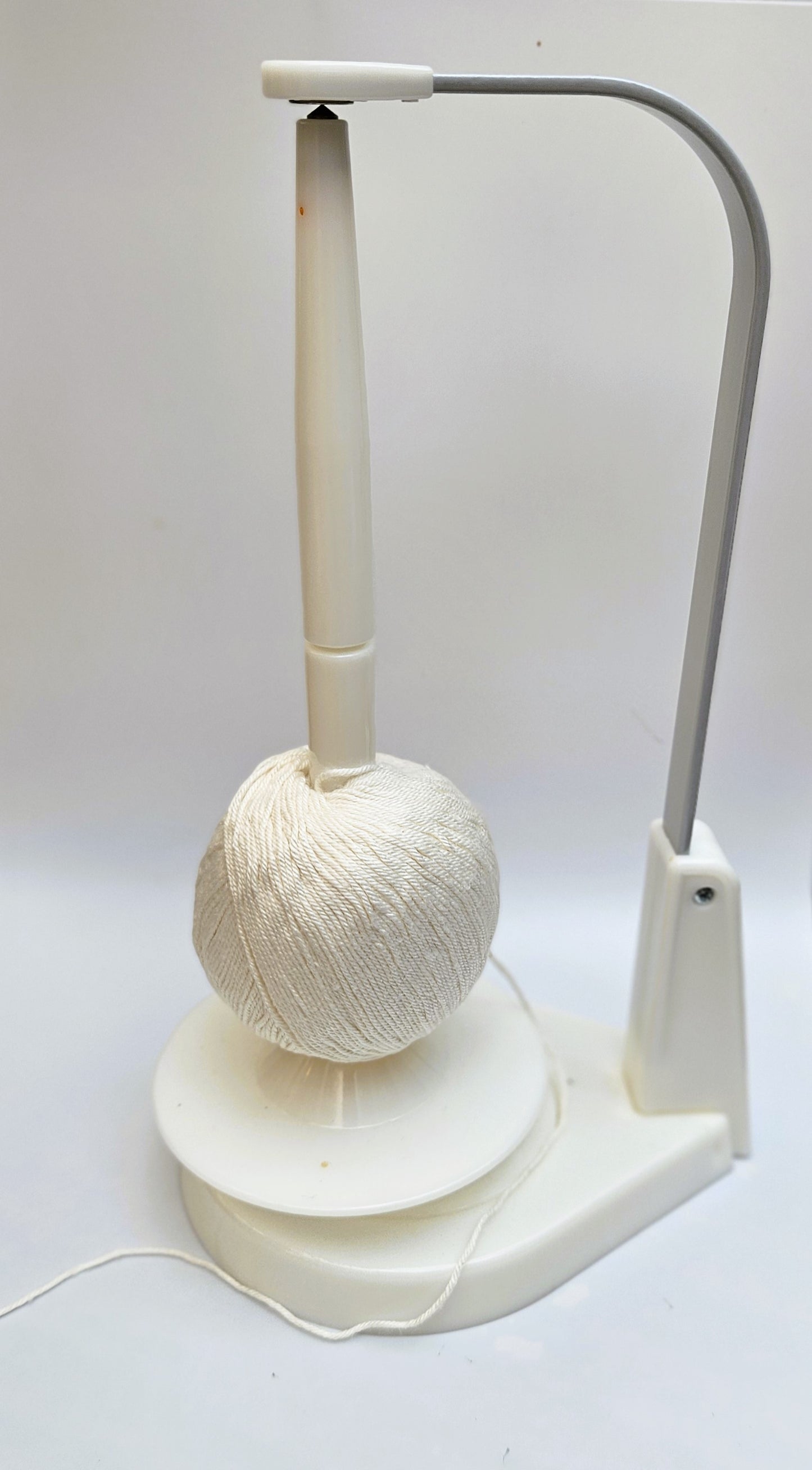 Wool Jeanie: Magnetic Spinning Yarn Holder